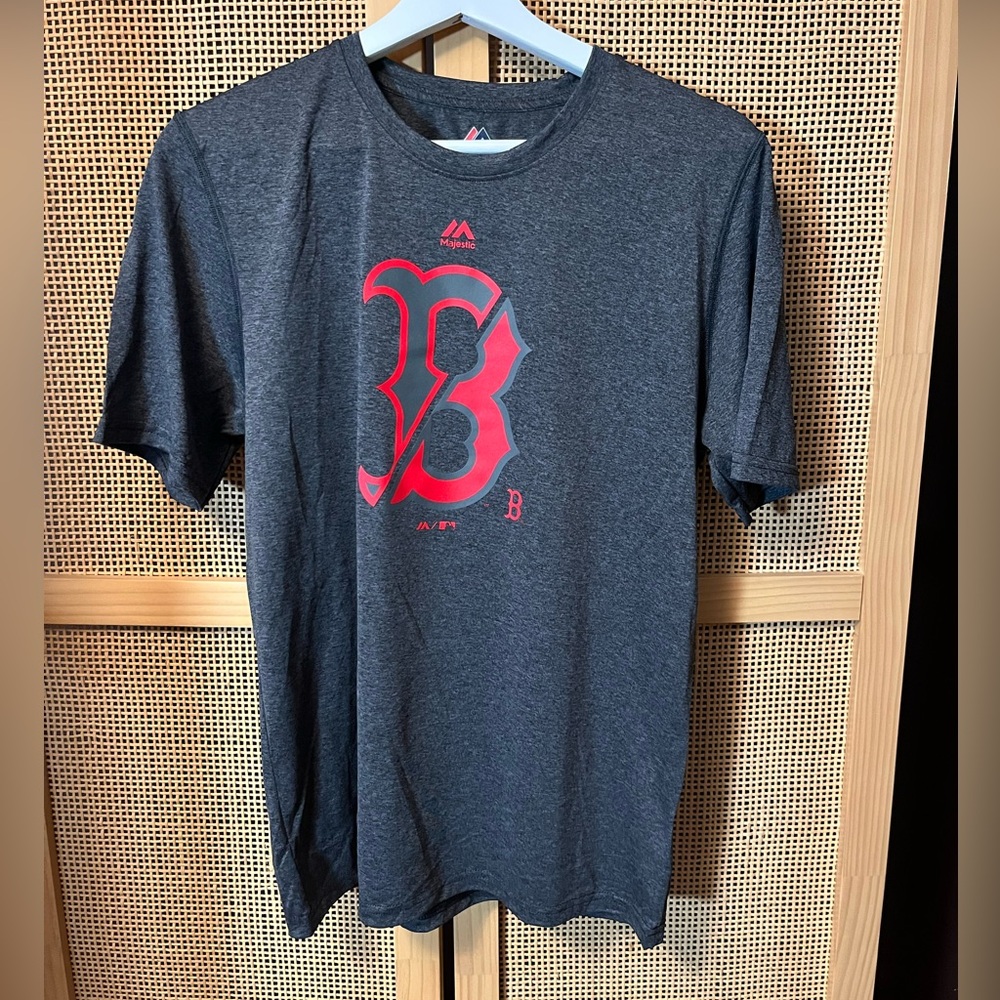 NWOT Boys XL Boston Red Sox T-shirt